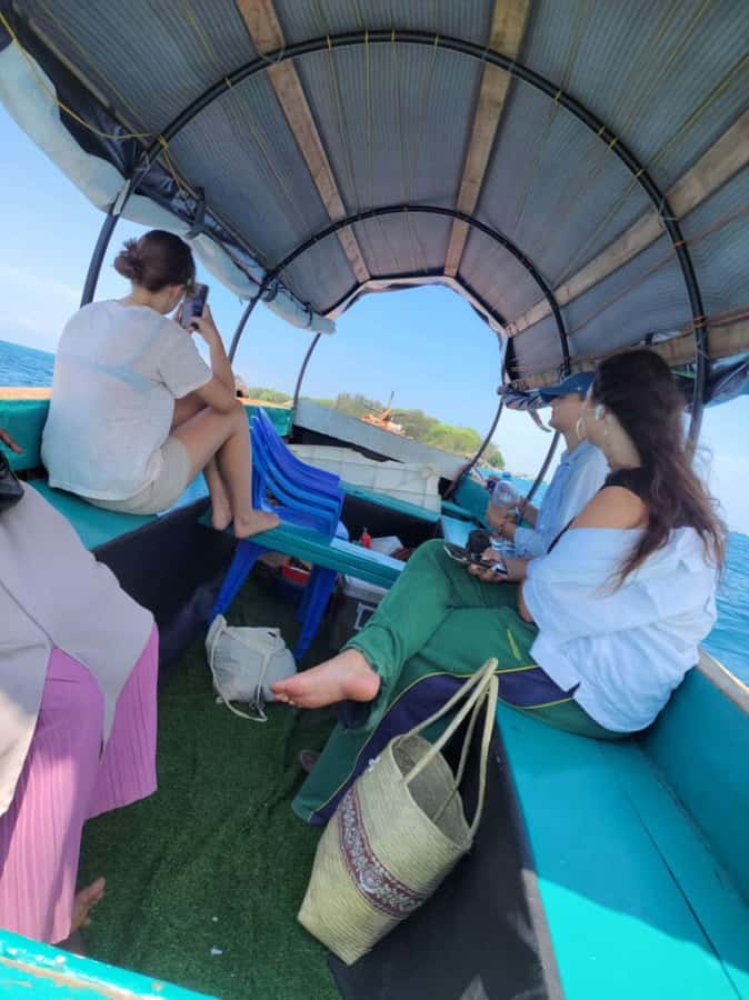 Zanzibar: Prison Island & Nakupenda Boat Tour with BBQ Lunch - Snorkeling, swimming, and the limits of the sea