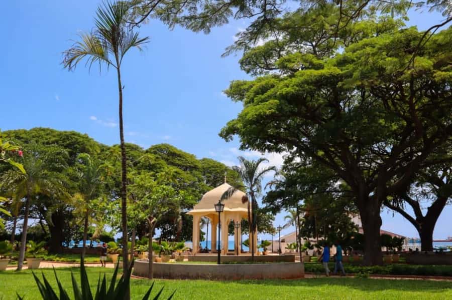 Zanzibar: Stone Town Walking Tour with Guide - Key things to know before walking Stone Town